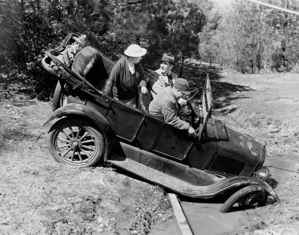 Accident en voiture ancienne