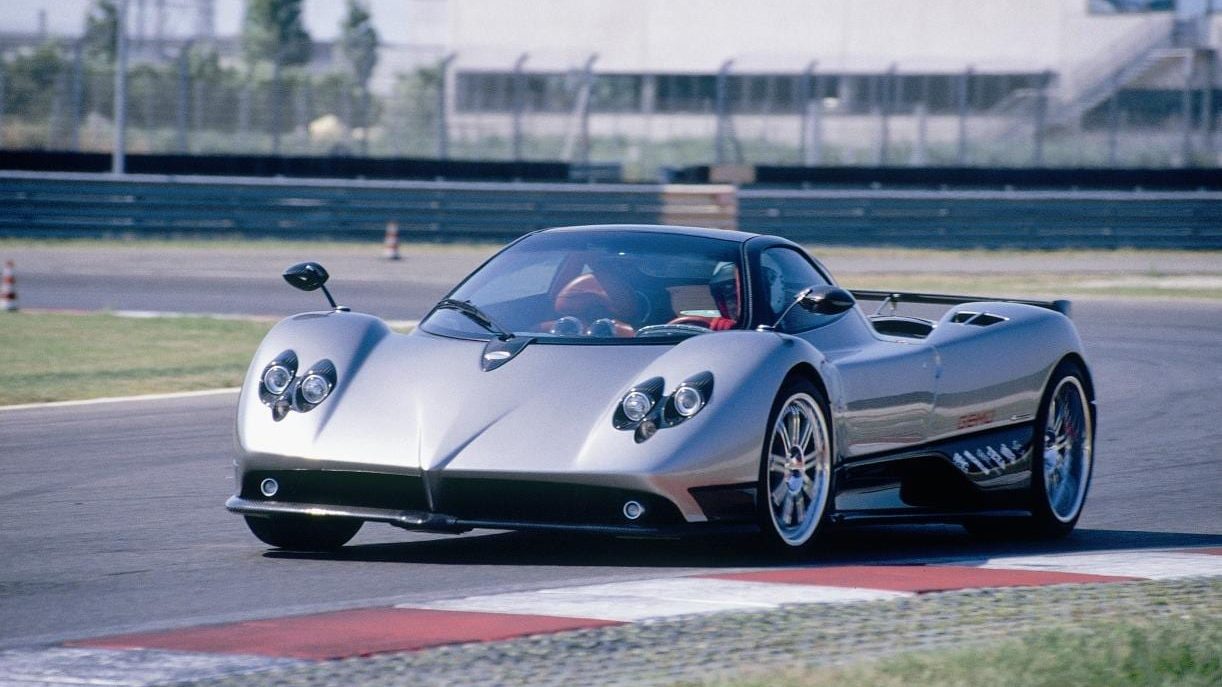 Voiture italienne sur circuit