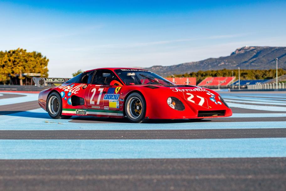 Voiture ancienne de course