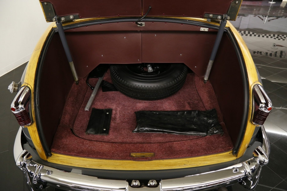 goodtimers-Chrysler-Town-Country-1948-5