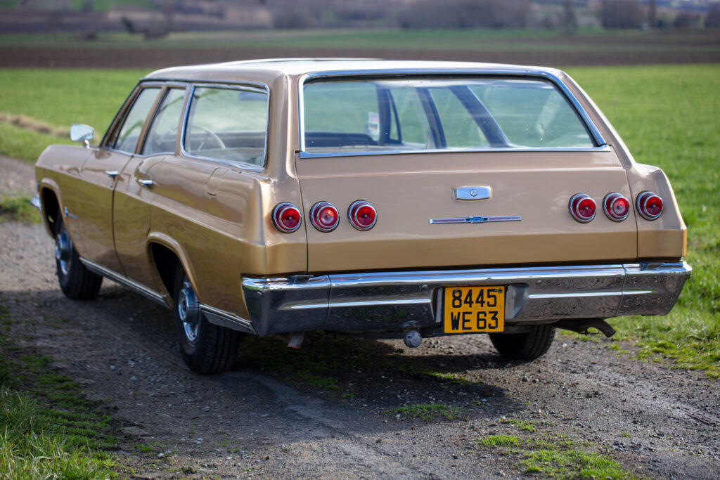 L'arrière de cette Impala break est simplement magnifique