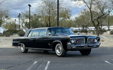À Vendre : limousine présidentielle Crown Imperial Ghia de 1964