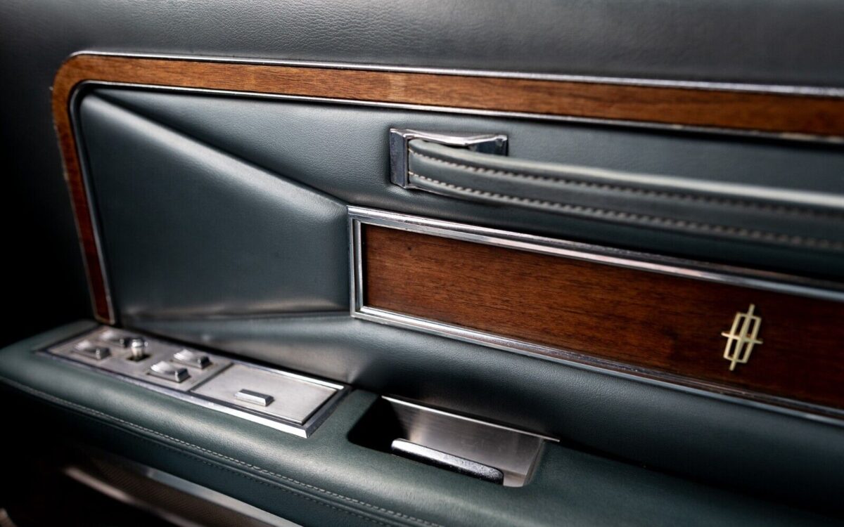 Lincoln-Mark-Series-1970-7