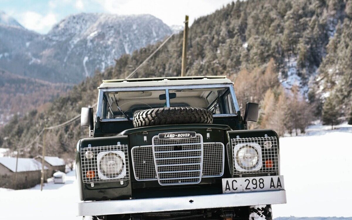 Land-Rover-Series-III-88-Deluxe-SUV-1983-1