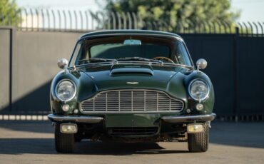 Aston-Martin-DB6-1966-2