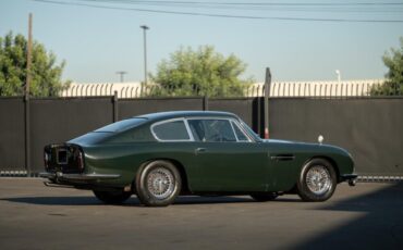 Aston-Martin-DB6-1966-3