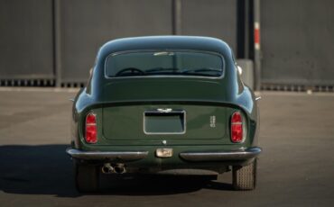 Aston-Martin-DB6-1966-5