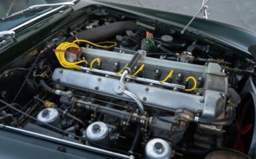 Aston-Martin-DB6-1966-8
