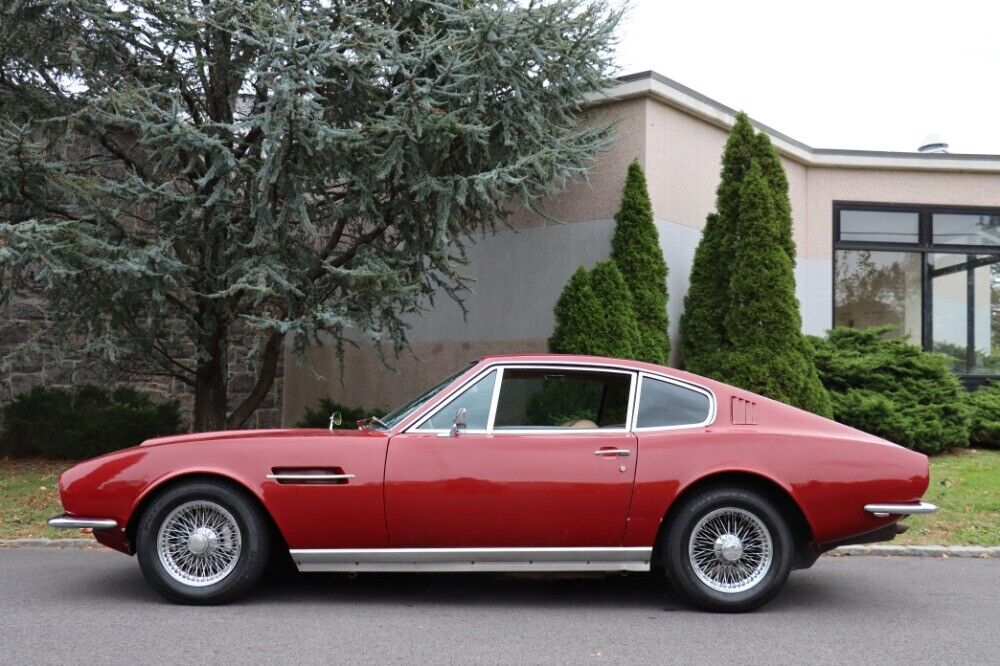Aston-Martin-DBS-1970-3