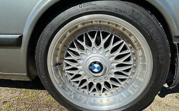 BMW-5-Series-1988-17