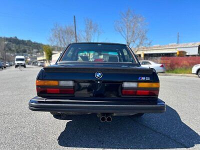 BMW-M5-Berline-1988-5