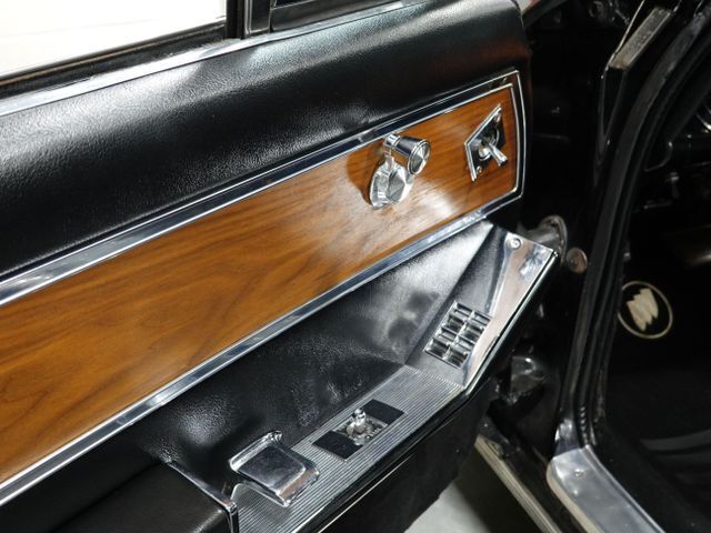 Buick-Riviera-1965-9