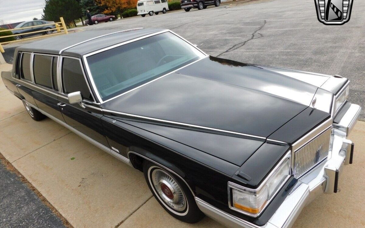 Cadillac-Brougham-1992-3