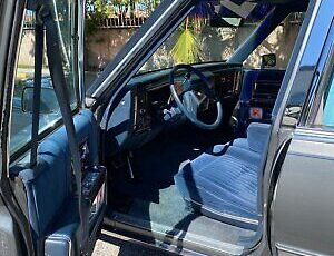 Cadillac-Brougham-Hearse-Limousine-1991-10