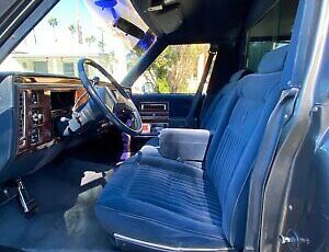 Cadillac-Brougham-Hearse-Limousine-1991-11