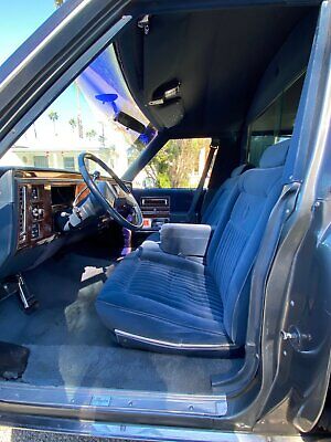 Cadillac-Brougham-Hearse-Limousine-1991-11