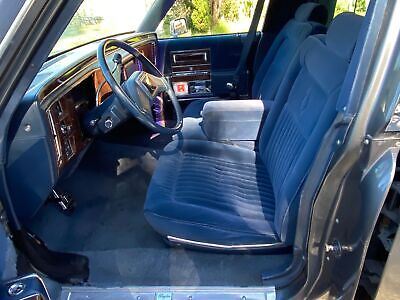 Cadillac-Brougham-Hearse-Limousine-1991-12