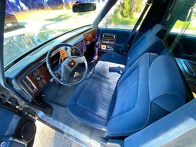 Cadillac-Brougham-Hearse-Limousine-1991-13