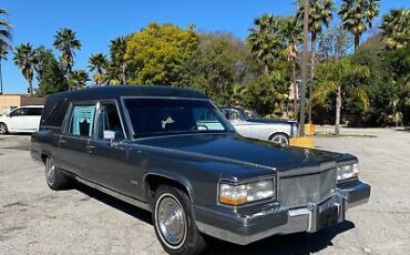 Cadillac-Brougham-Hearse-Limousine-1991-4