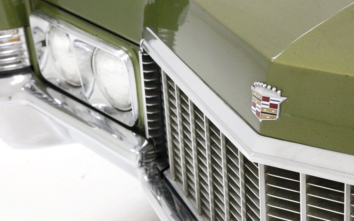 Cadillac-DeVille-1970-10