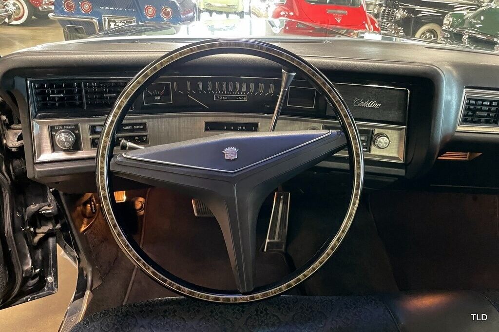 Cadillac-DeVille-1971-8