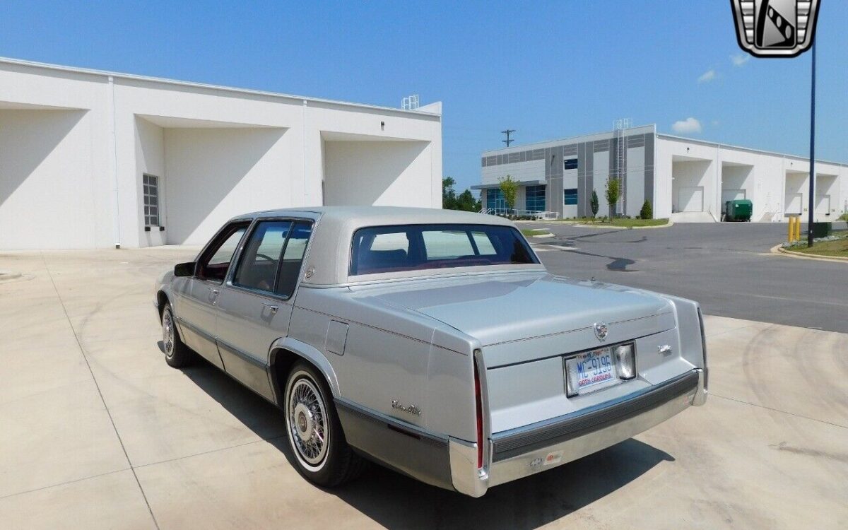 Cadillac-DeVille-1989-8