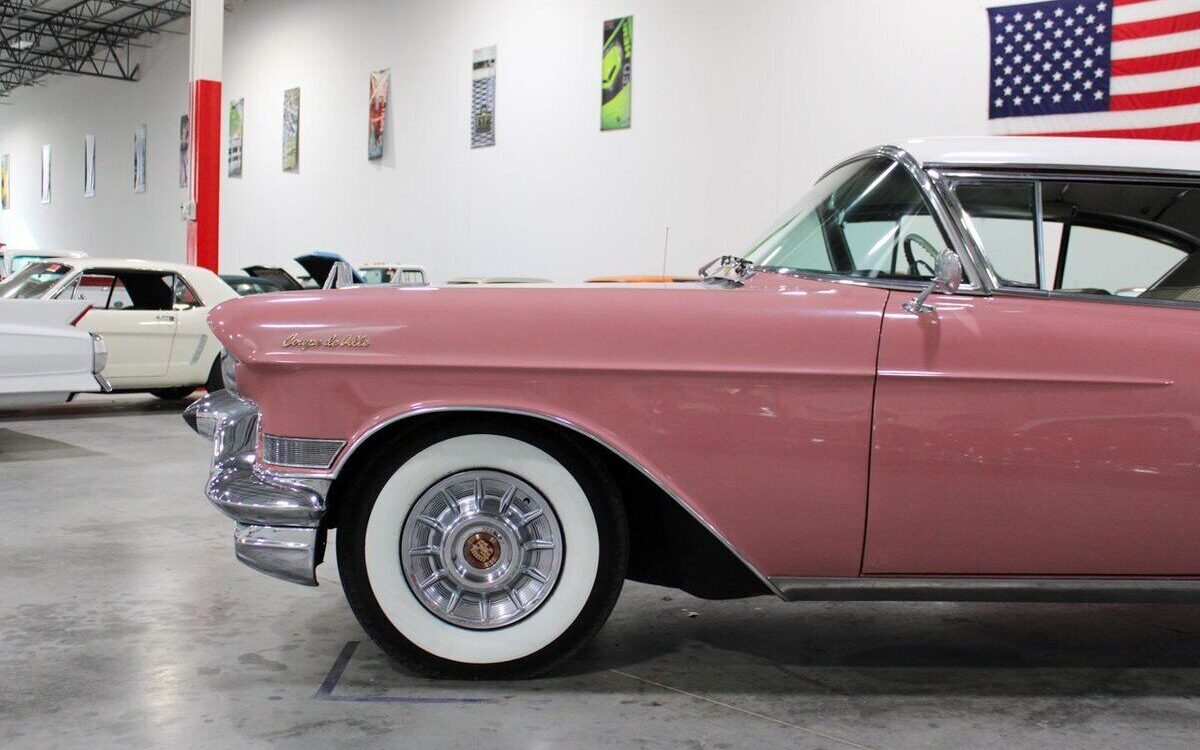 Cadillac-DeVille-Coupe-1957-1