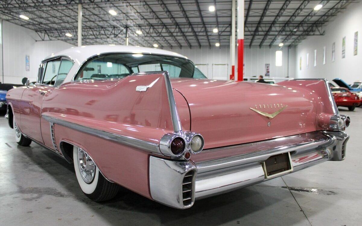Cadillac-DeVille-Coupe-1957-4