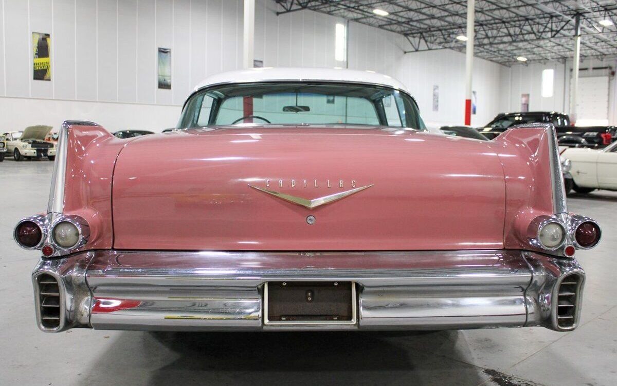 Cadillac-DeVille-Coupe-1957-5