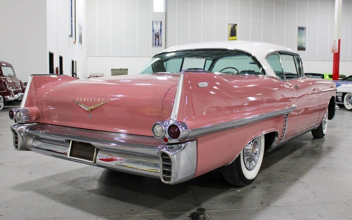 Cadillac-DeVille-Coupe-1957-6