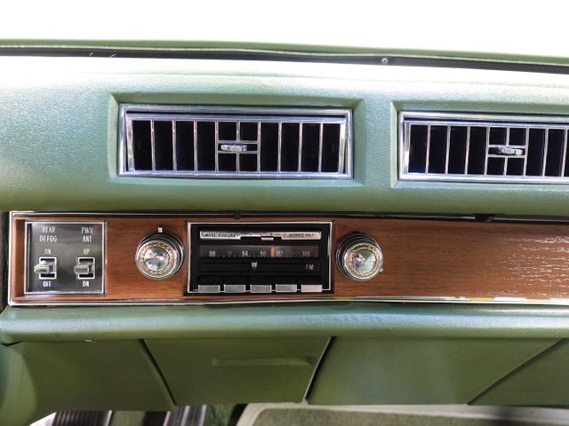 Cadillac-Eldorado-1975-10