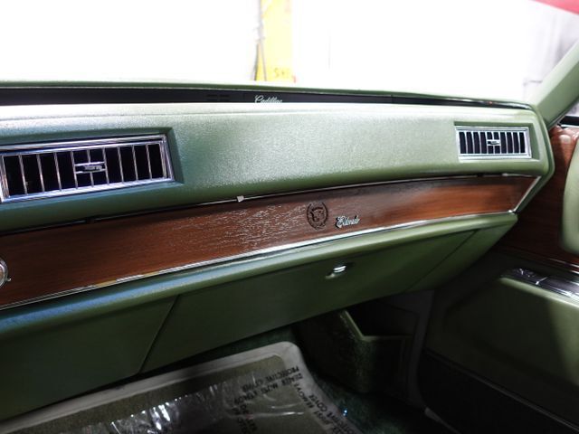 Cadillac-Eldorado-1975-11
