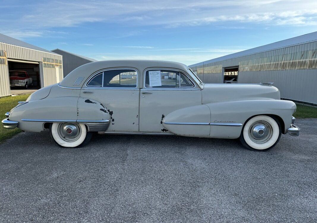 Cadillac-Fleetwood-1947-10