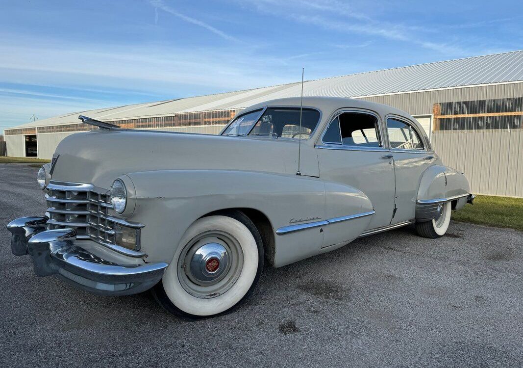 Cadillac-Fleetwood-1947