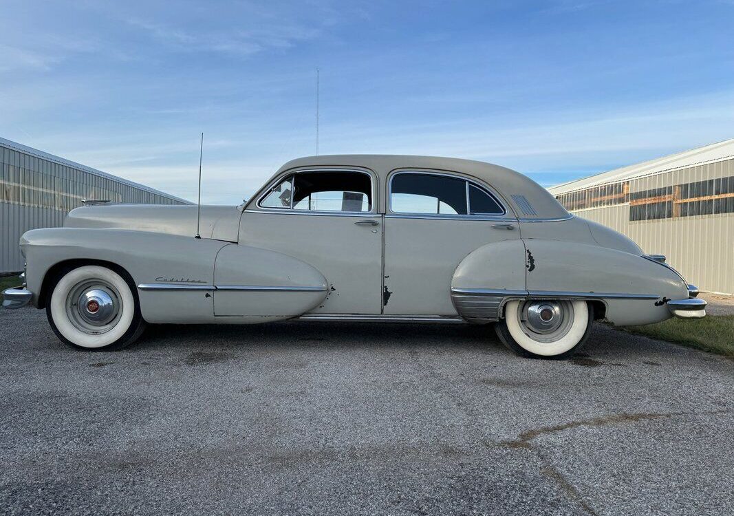 Cadillac-Fleetwood-1947-3