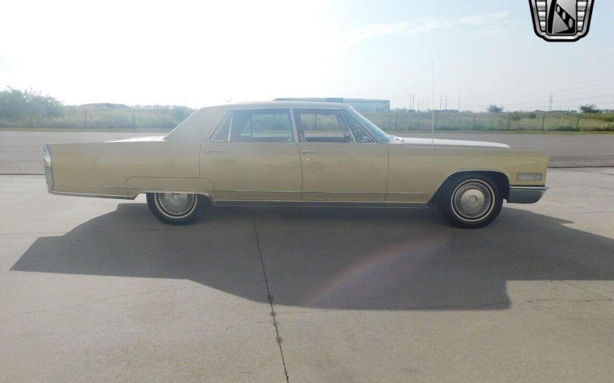 Cadillac-Fleetwood-1966-3