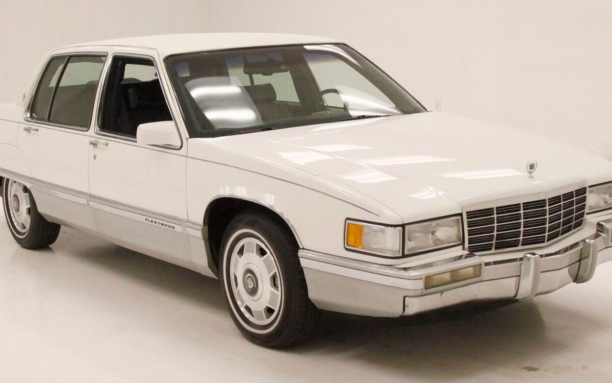 Cadillac-Fleetwood-Berline-1991-5