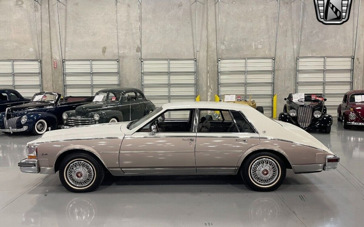 Cadillac-Seville-1982-3