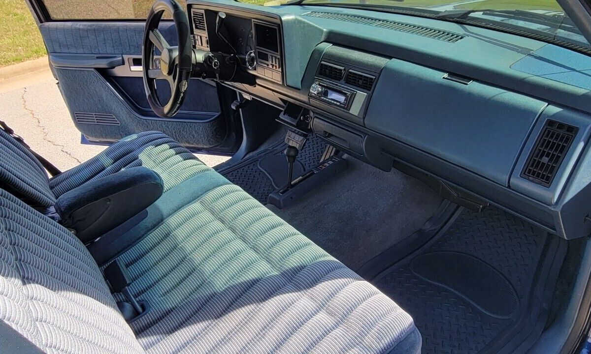 Chevrolet-CK-Pickup-1500-1990-14