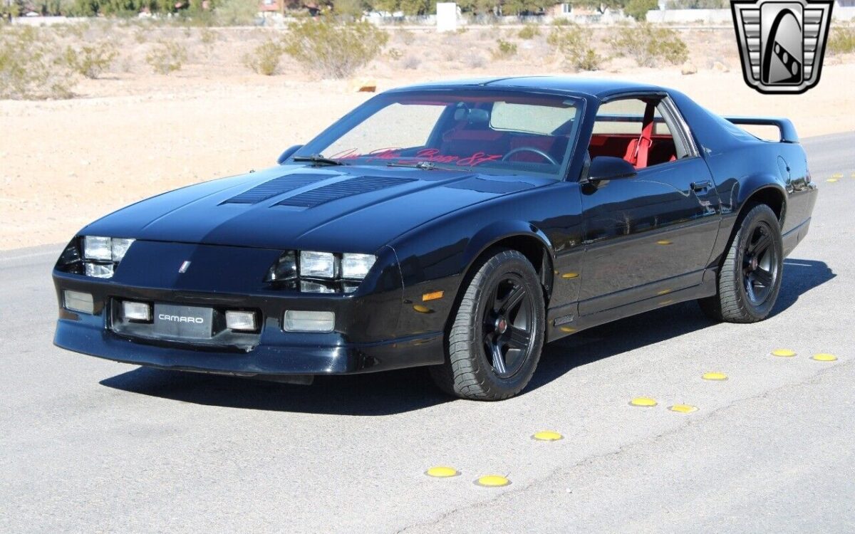 Chevrolet-Camaro-1987-3