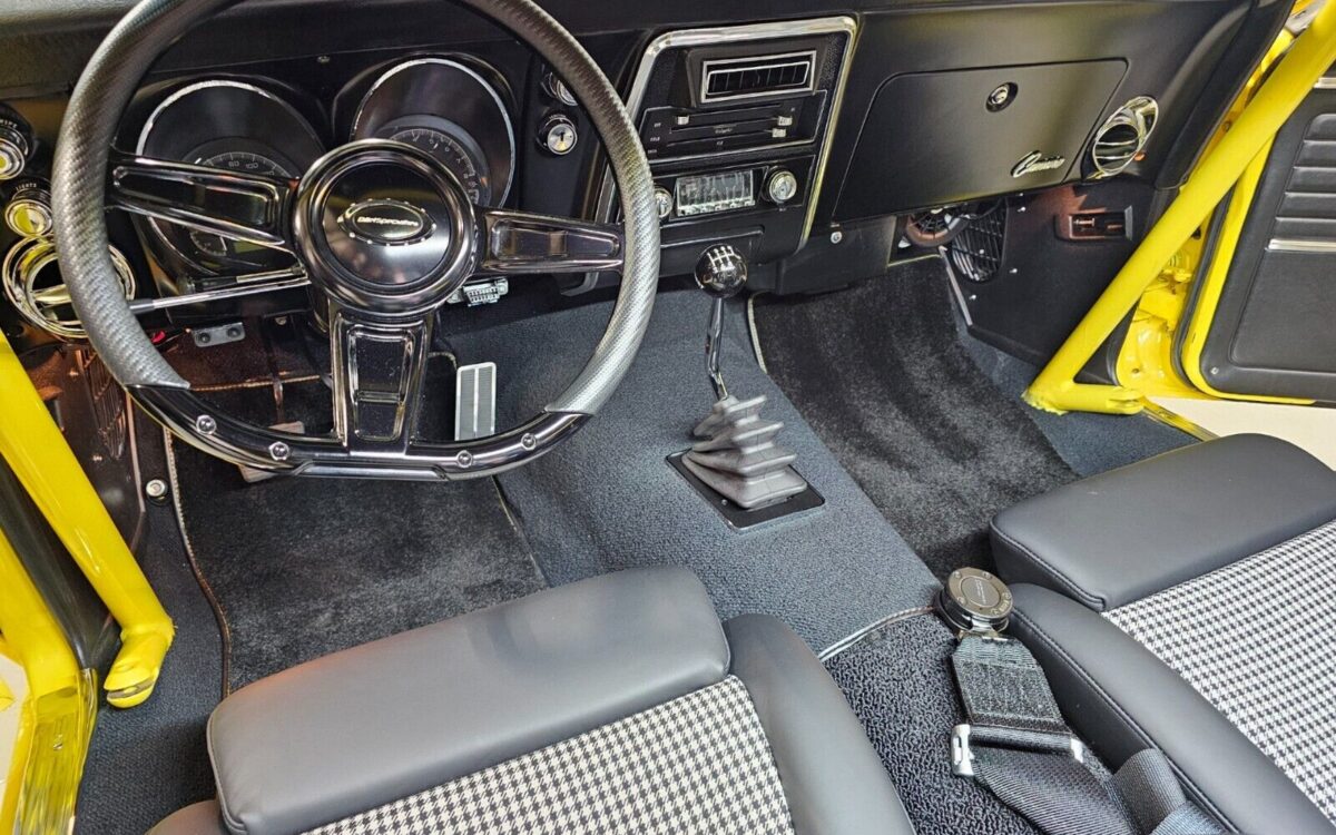 Chevrolet-Camaro-Coupe-1968-20