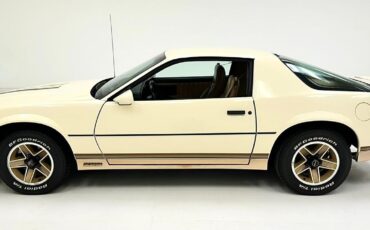 Chevrolet-Camaro-Coupe-1984-1