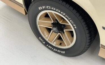 Chevrolet-Camaro-Coupe-1984-10