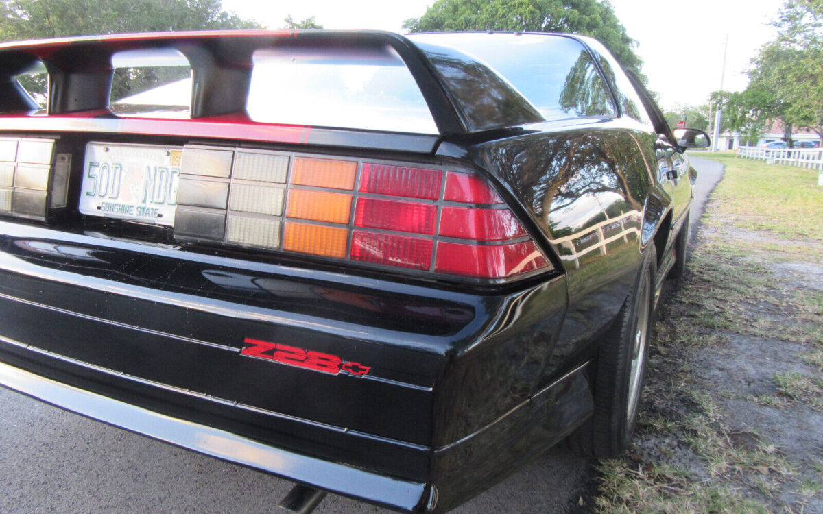 Chevrolet-Camaro-Coupe-1992-9