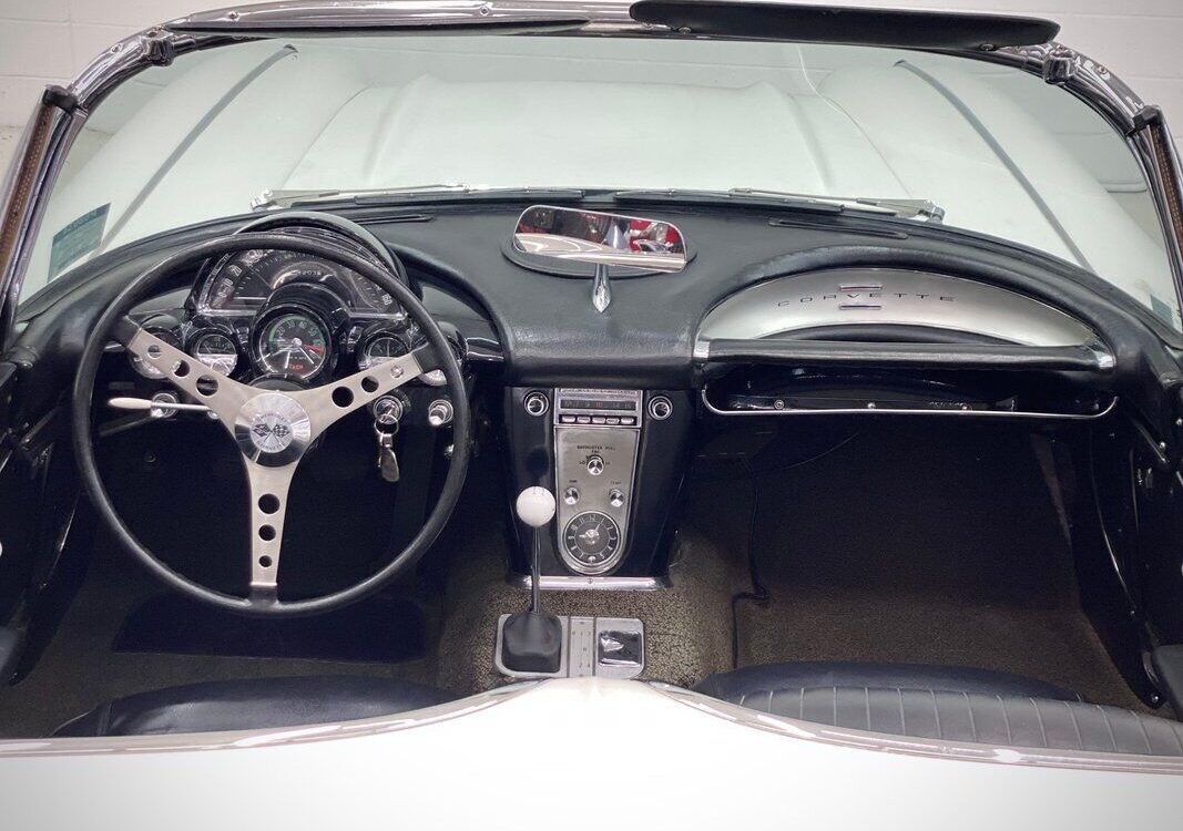 Chevrolet-Corvette-1962-9