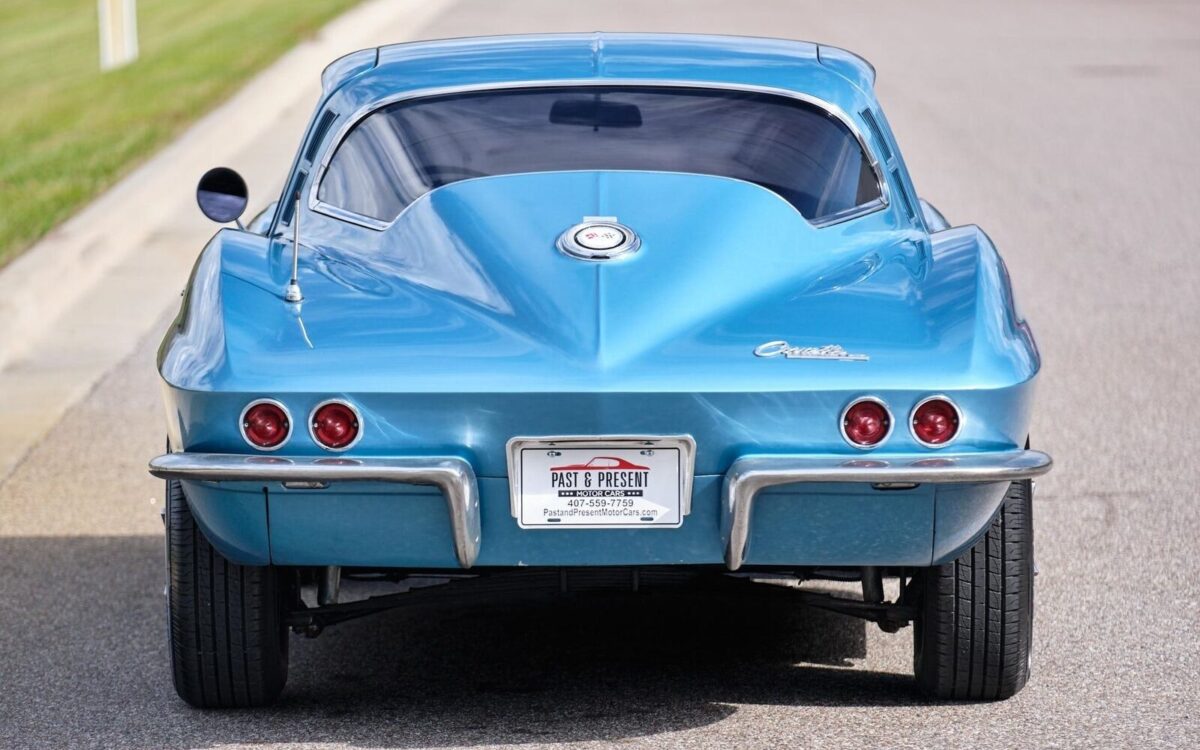 Chevrolet-Corvette-1965-4