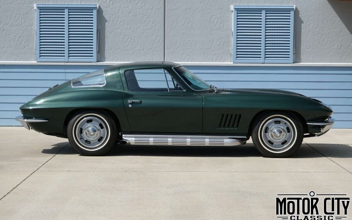 Chevrolet-Corvette-1967-1