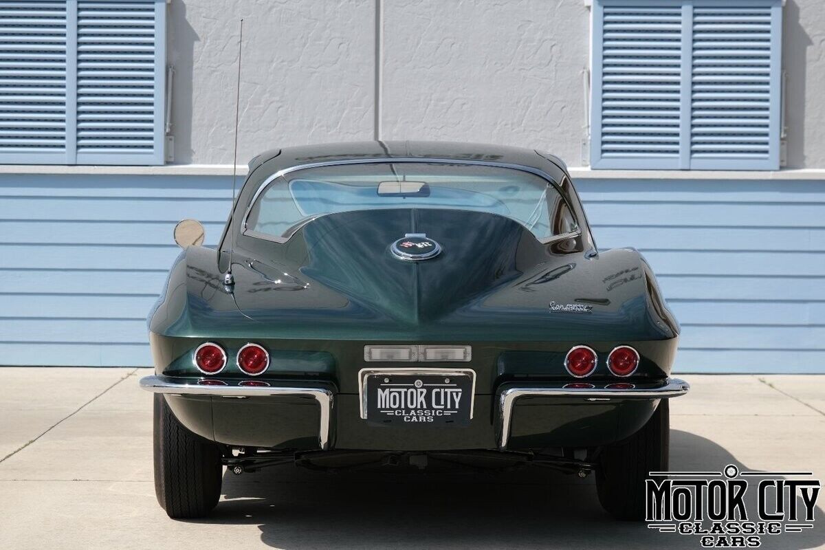 Chevrolet-Corvette-1967-3