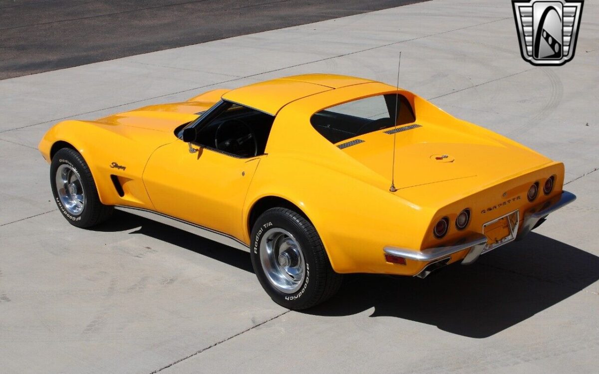 Chevrolet-Corvette-1973-10