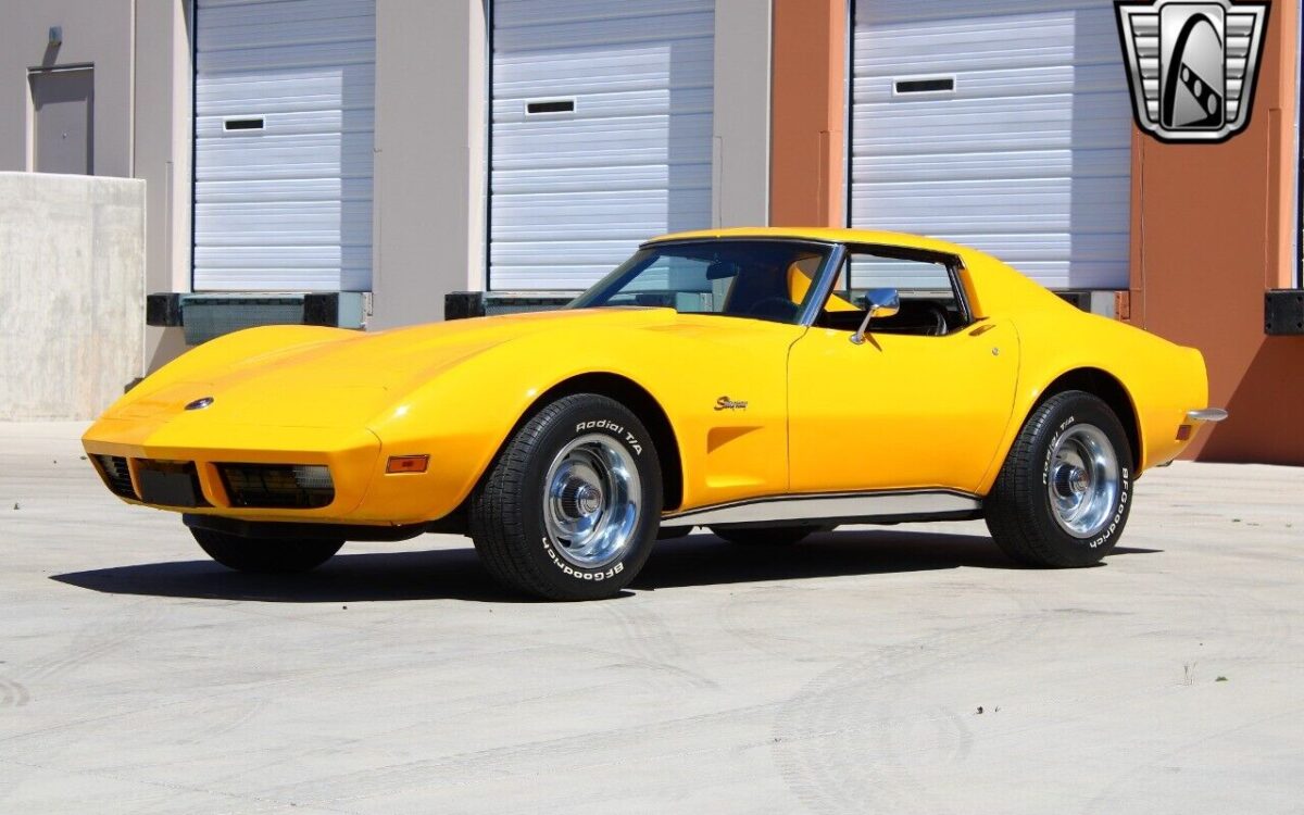 Chevrolet-Corvette-1973-3